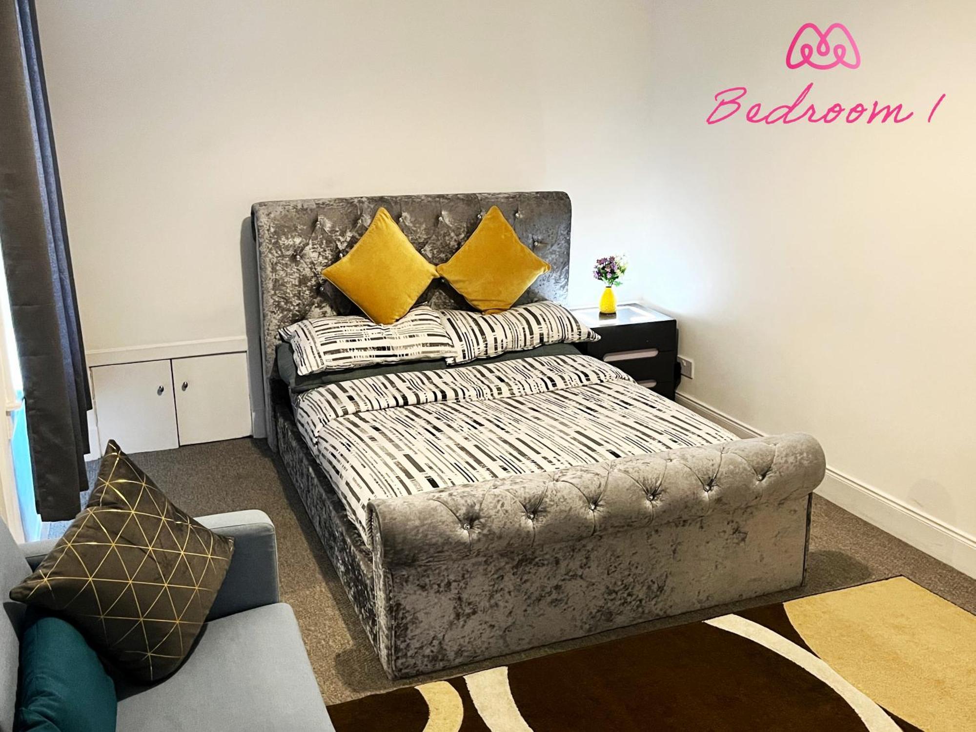 2 Bedrooms Entire Apartment Self Check In Kelty Exterior photo